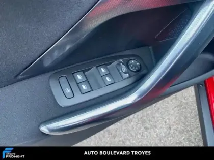 Photo 14 Peugeot 2008 Gén. I Ph2 Allure Business 5