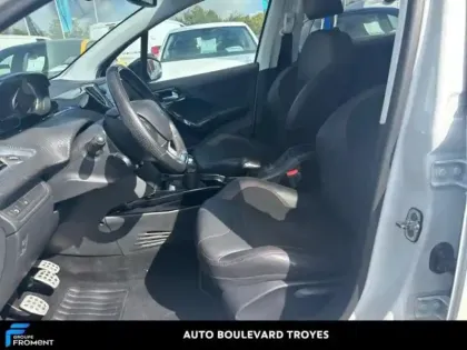 Photo 10 Peugeot 2008 Gén. I Ph2 GT Line 5