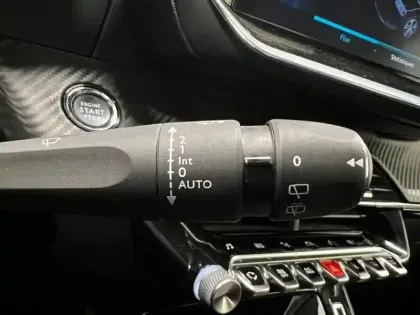 Photo 13 Peugeot 208  e- 136ch Allure