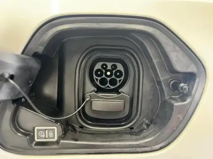 Photo 5 Peugeot 208  e- 136ch Allure