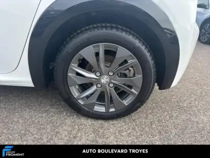 Photo 27 Peugeot 208  e- 136ch Active