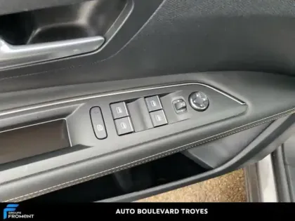 Photo 29 Peugeot 3008  HYBRID 225ch GT e-EAT8