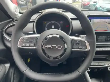 Photo 13 Fiat 600  1.2 Hybrid Turbo 110ch Pop DCT6 Step 2