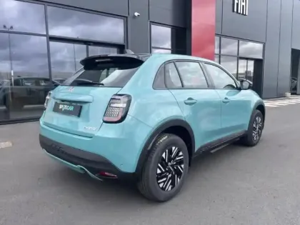 Photo 4 Fiat 600  1.2 Hybrid Turbo 110ch Pop DCT6 Step 2