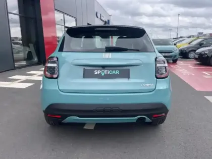 Photo 5 Fiat 600  1.2 Hybrid Turbo 110ch Pop DCT6 Step 2