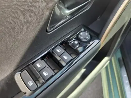 Photo 13 Lancia Ypsilon  Elettrica 156ch 51kWh LX