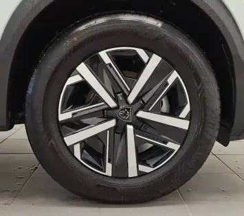 Photo 23 Peugeot 2008  100 S&S BVM6