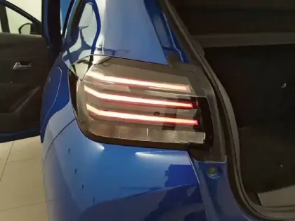 Photo 16 Peugeot 208  PureTech 100 S&S BVM6