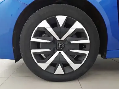 Photo 12 Peugeot 208  PureTech 100 S&S BVM6