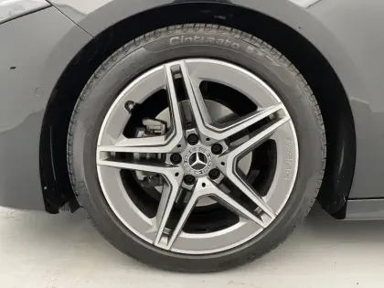 Photo 49 Mercedes Classe A  200 d 8G-DCT