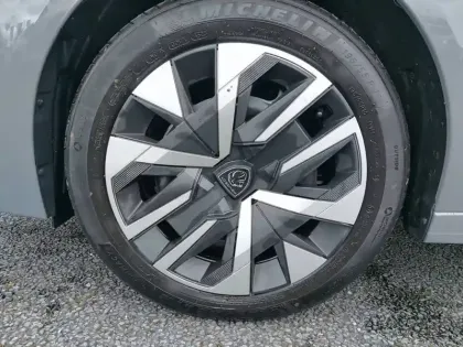 Photo 12 Peugeot 208  PureTech 75 S&S BVM5