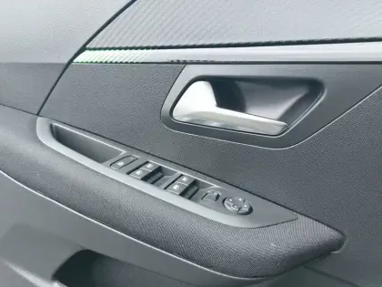 Photo 19 Peugeot 208  PureTech 75 S&S BVM5