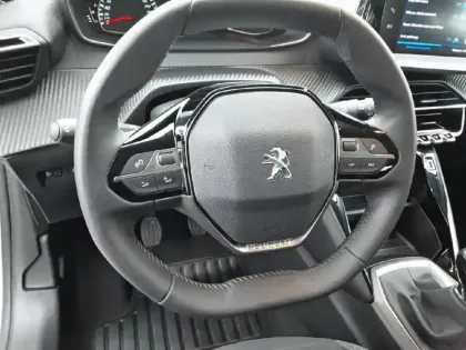 Photo 29 Peugeot 208  PureTech 75 S&S BVM5