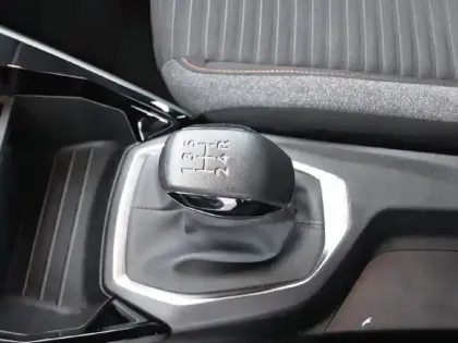 Photo 34 Peugeot 208  PureTech 75 S&S BVM5