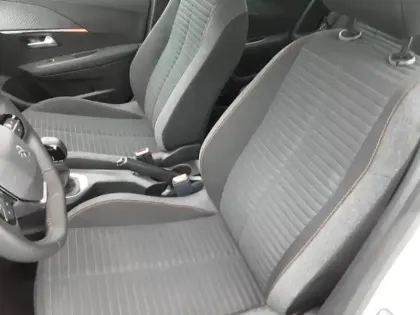 Photo 31 Peugeot 208  PureTech 75 S&S BVM5