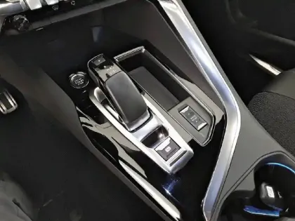 Photo 13 Peugeot 3008  Hybrid 225 e-EAT8