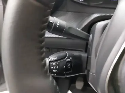 Photo 14 Peugeot 208  PureTech 75 S&S BVM5