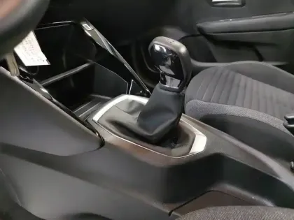 Photo 13 Peugeot 208  PureTech 75 S&S BVM5