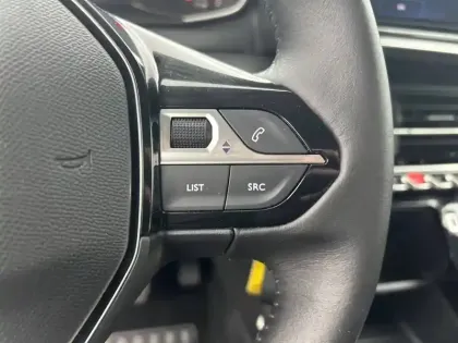 Photo 39 Peugeot 208  PureTech 75 S&S BVM5