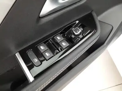 Photo 28 Opel Astra  1.5 Diesel 130 ch BVA8