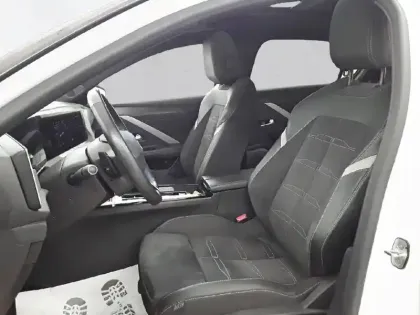 Photo 10 Opel Astra  1.5 Diesel 130 ch BVA8