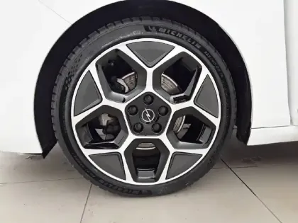 Photo 12 Opel Astra  1.5 Diesel 130 ch BVA8