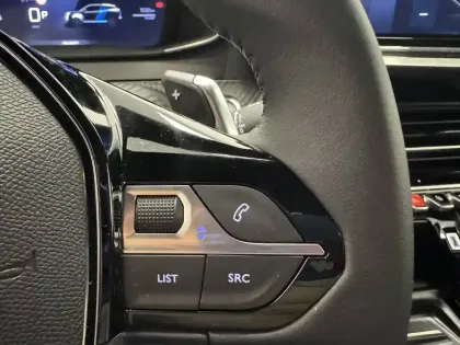 Photo 97 Peugeot 2008  Hybrid 145 e-DCS6