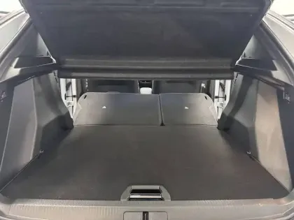 Photo 52 Peugeot 2008  Hybrid 145 e-DCS6