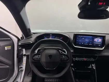 Photo 50 Peugeot 2008  Hybrid 145 e-DCS6