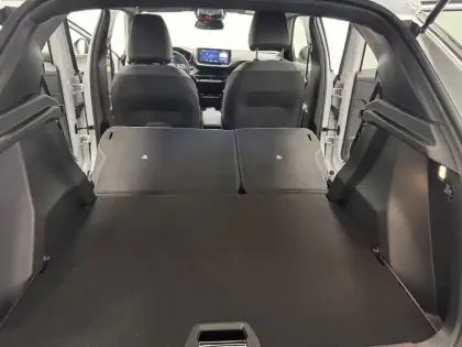 Photo 53 Peugeot 2008  Hybrid 145 e-DCS6