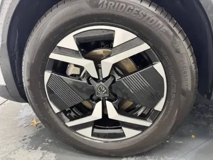 Photo 77 Peugeot 2008  Hybrid 145 e-DCS6