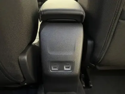 Photo 54 Peugeot 2008  Hybrid 145 e-DCS6