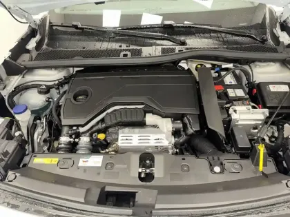 Photo 56 Peugeot 2008  Hybrid 145 e-DCS6