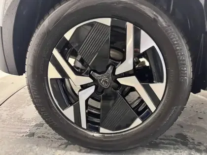 Photo 75 Peugeot 2008  Hybrid 145 e-DCS6