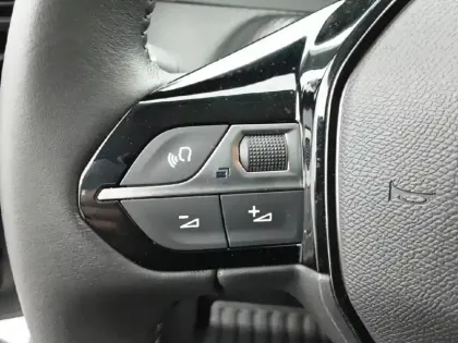 Photo 19 Peugeot 208  PureTech 75 S&S BVM5