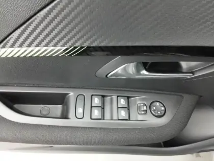 Photo 23 Peugeot 208  PureTech 75 S&S BVM5