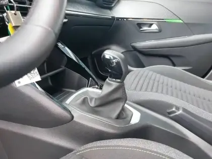 Photo 33 Peugeot 208  PureTech 75 S&S BVM5