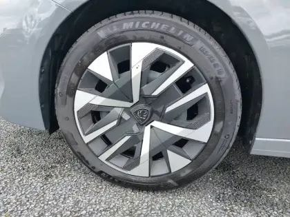 Photo 12 Peugeot 208  PureTech 75 S&S BVM5