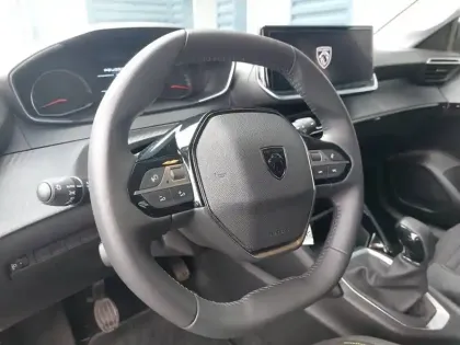 Photo 8 Peugeot 208  PureTech 75 S&S BVM5