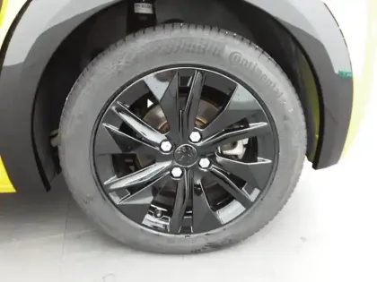 Photo 12 Peugeot 208  Electrique 50 kWh 136ch