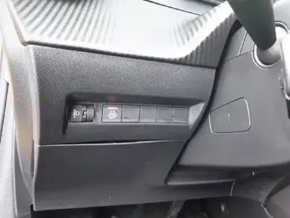 Photo 18 Peugeot 208  Electrique 50 kWh 136ch