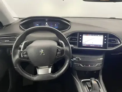 Photo 21 Peugeot 308  PureTech 130ch S&S EAT8