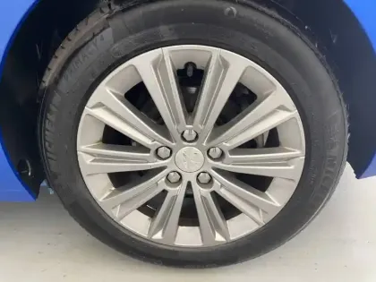 Photo 15 Peugeot 308  PureTech 130ch S&S EAT8