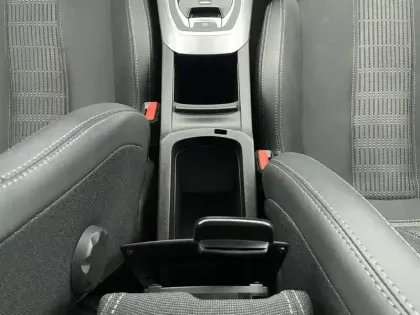 Photo 26 Peugeot 308  PureTech 130ch S&S EAT8