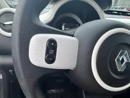 Photo 16 Renault Twingo  III E-Tech