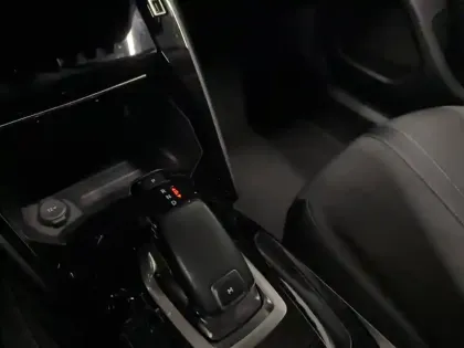 Photo 12 Peugeot 2008  PureTech 130 S&S EAT8