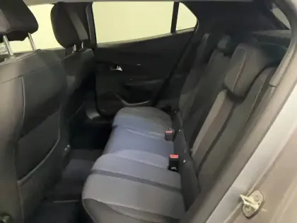 Photo 17 Peugeot 2008  PureTech 130 S&S EAT8