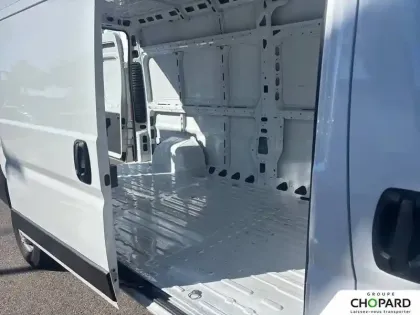 Photo 40 Peugeot Boxer  TOLE 3.5 T L3H2 MAXI BLUEHDI 140 S&S BVM6