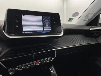 Photo 52 Peugeot 2008  PureTech 100 S&S BVM6