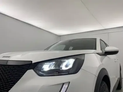 Photo 54 Peugeot 2008  PureTech 100 S&S BVM6